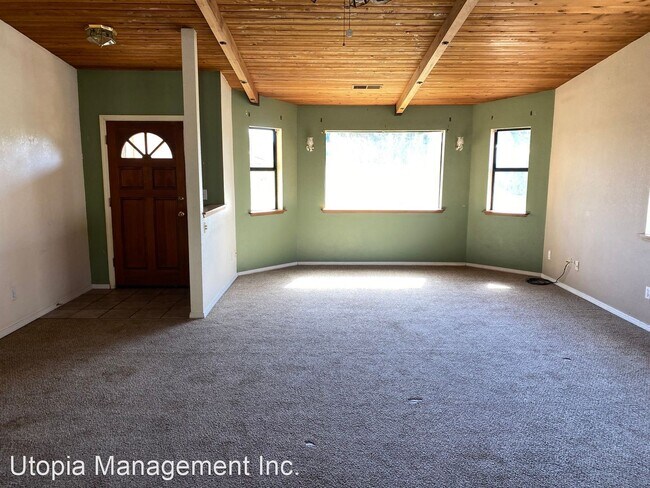 Foto del edificio - 3 br, 2 bath House - 450 N. Spring Street