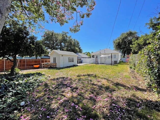 Building Photo - 238 N Alta Vista Ave