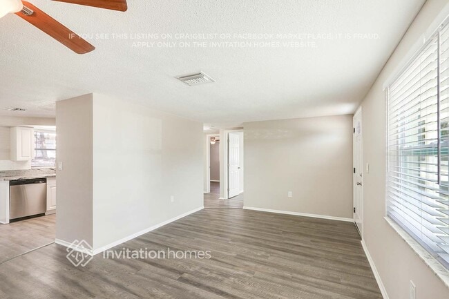 Foto del edificio - 7935 Fox Hollow Dr