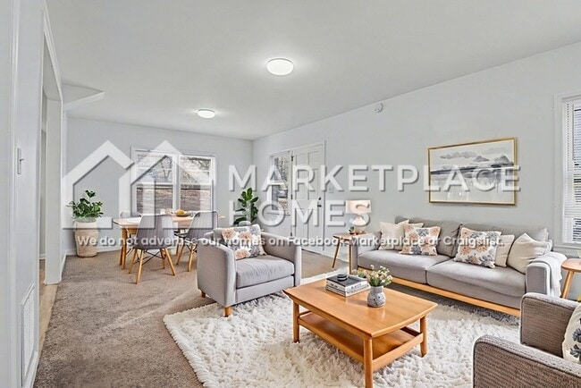 Building Photo - 2542 Melinda Dr NE