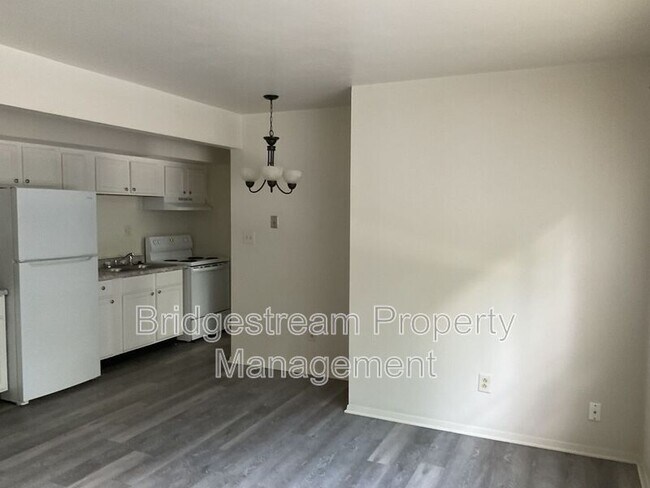 Building Photo - 3015-1D Idlewild Dr