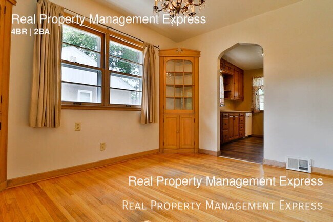 Building Photo - Beautiful 4 bedroom 2 bathroom single fami...