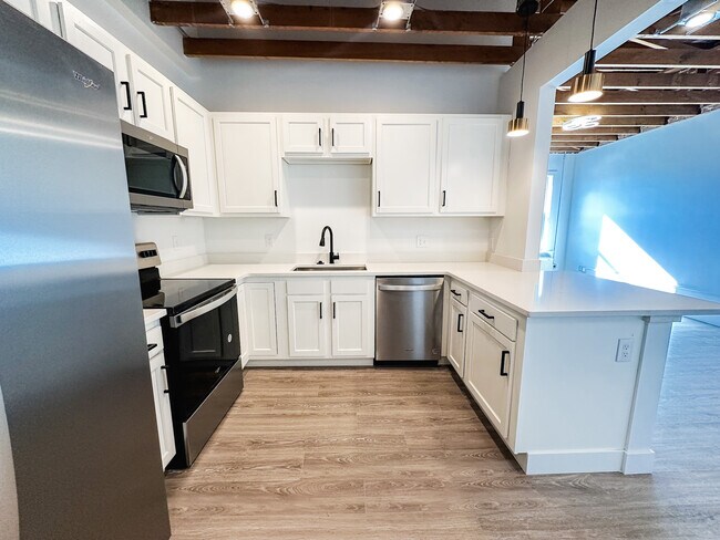 Foto del edificio - 9525 E Colfax Ave