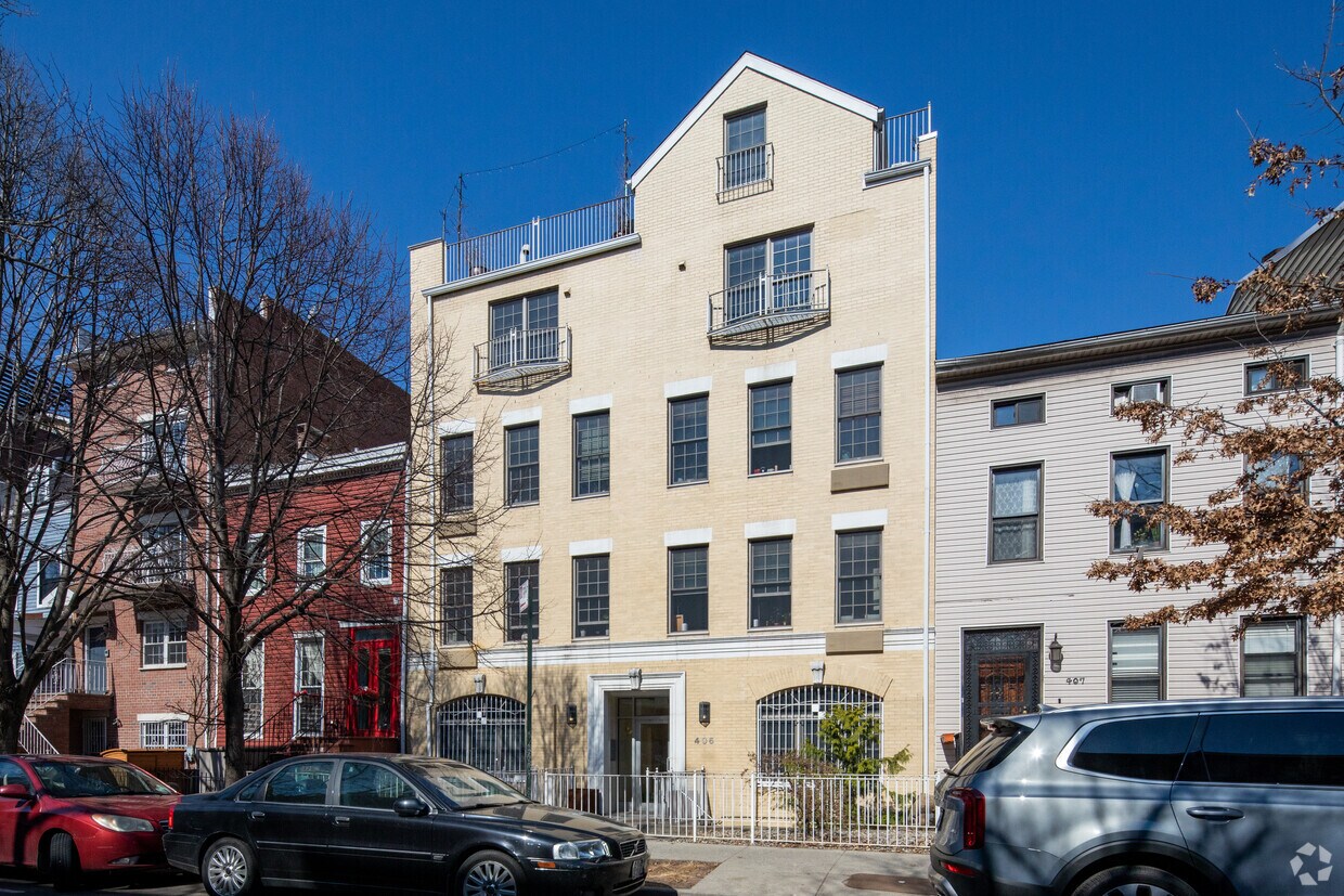 Primary Photo - 405 Dean St