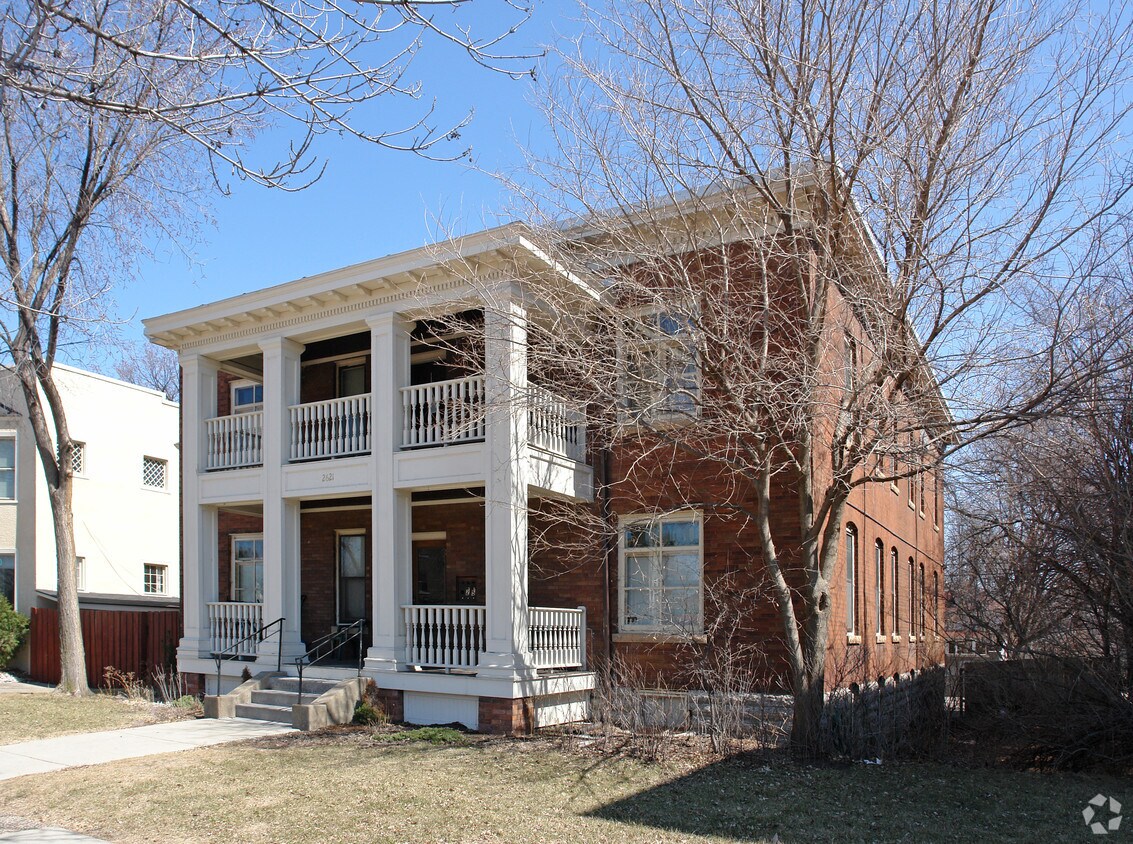 Building Photo - 2621 Hennepin Ave