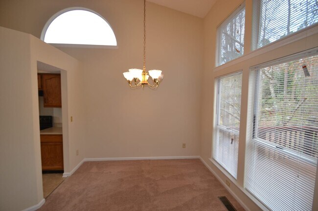 Building Photo - 3006 Cross Tie Ln