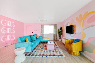 Building Photo - 7840 E Belleview St