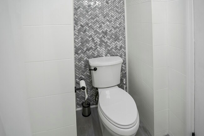 Bathroom - 20-27 26th St