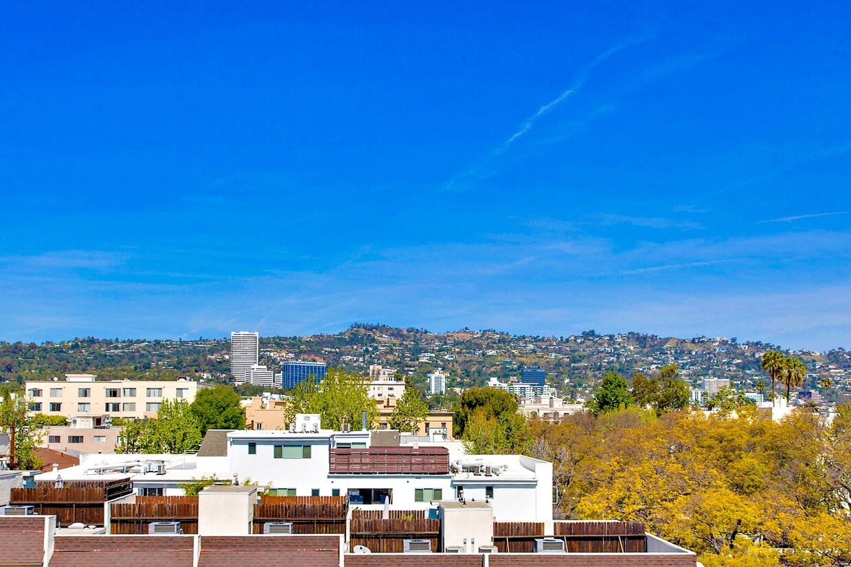 339 N Oakhurst Dr, Beverly Hills, CA 90210 Condo for Rent in Beverly