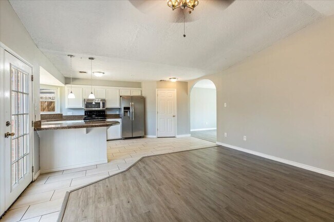 Foto del edificio - 6815 SW Fenwick Ave