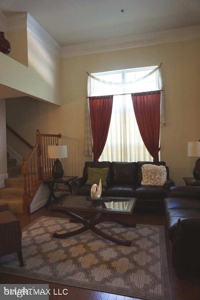 Building Photo - 2 br, 2.5 bath House - 901 Pine Forest Ln