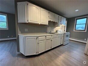 Building Photo - 5 Pomham St
