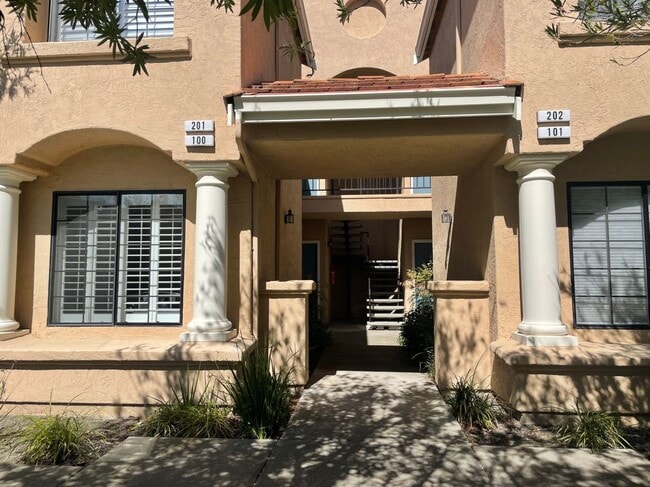 Building Photo - 84 Tahoe Ct