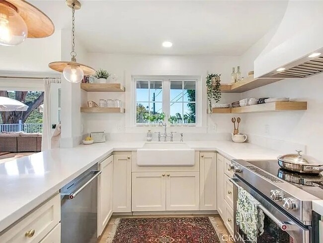 Building Photo - 1445 Bluebird Canyon Dr