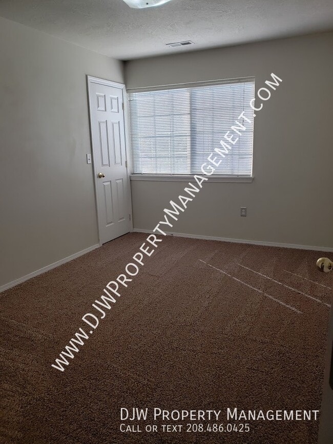 Building Photo - 188 N Avenger Ln