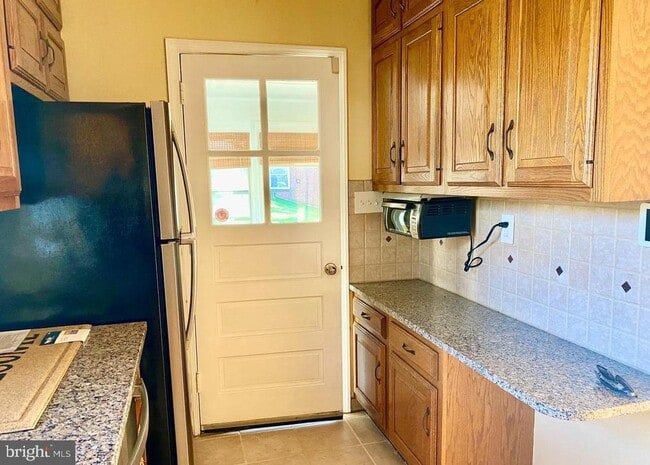 Foto del edificio - 6201 Hillview Ave