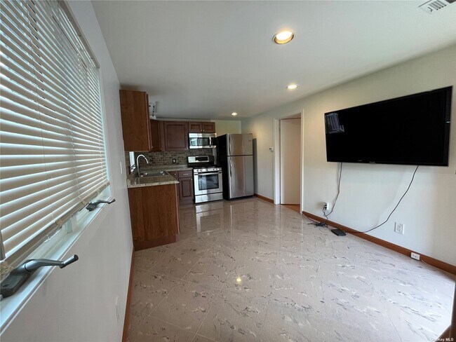 Foto del edificio - 12 Reed Dr