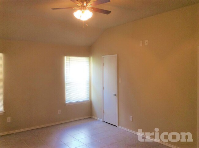 Foto del edificio - 525 Arbor Ln