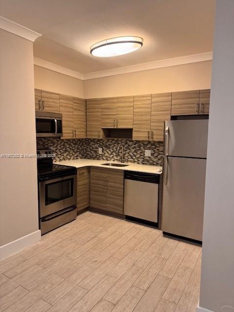 Building Photo - 115 Menores Ave