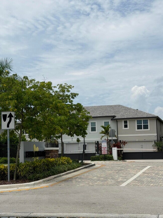 Foto del edificio - 2933 Olivia Ave