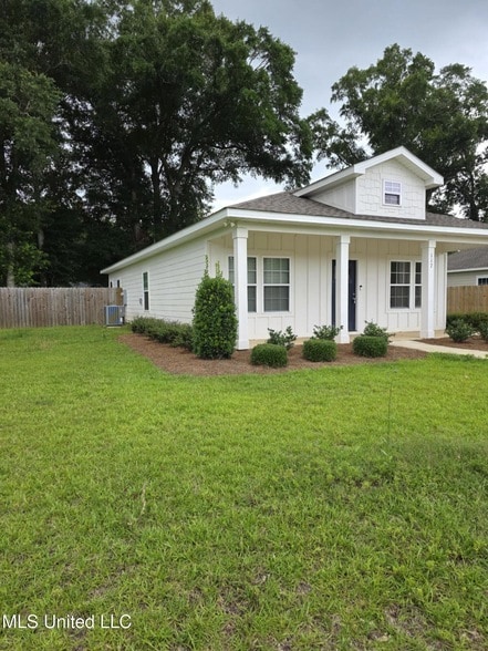 Building Photo - 117 Ridge Ln