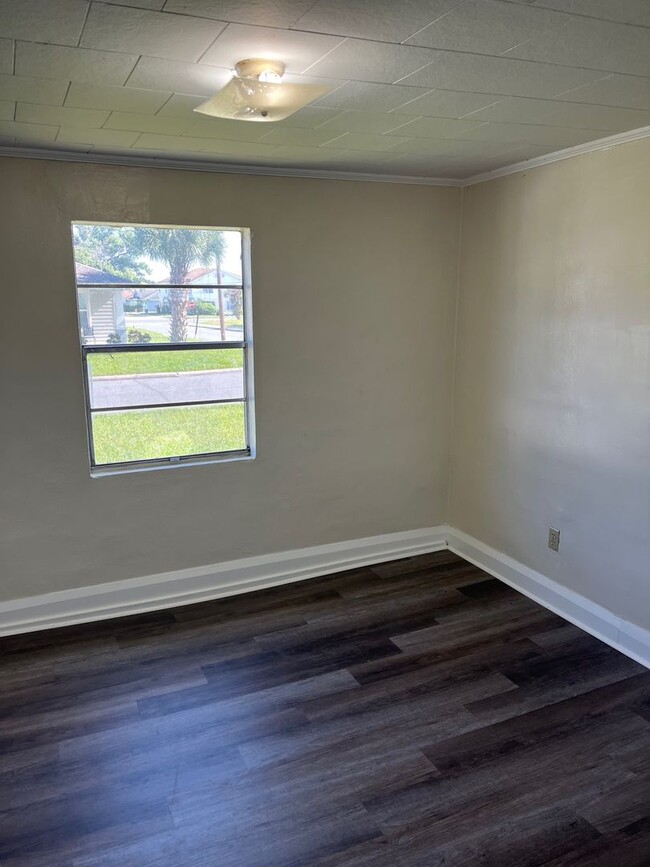 Foto del edificio - NICE LAKELAND 3BR/1BA/1 Car Garage Home! C...