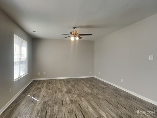 Building Photo - 2120 Ballingarry Dr