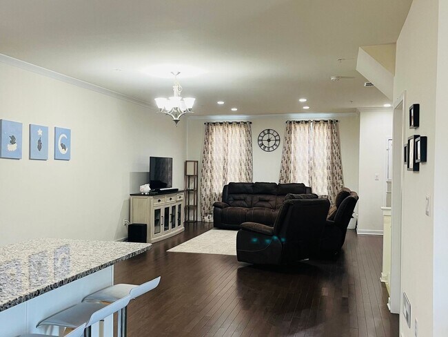 Building Photo - 3 Bedroom Townhome in Hatboro