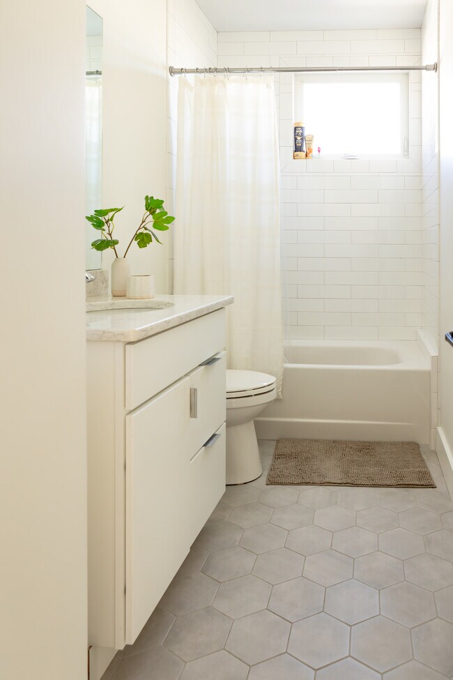 Building Photo - 87 Madison Ave