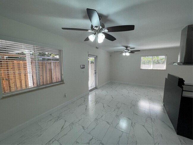 Foto del edificio - 2971 SW 35th Ave