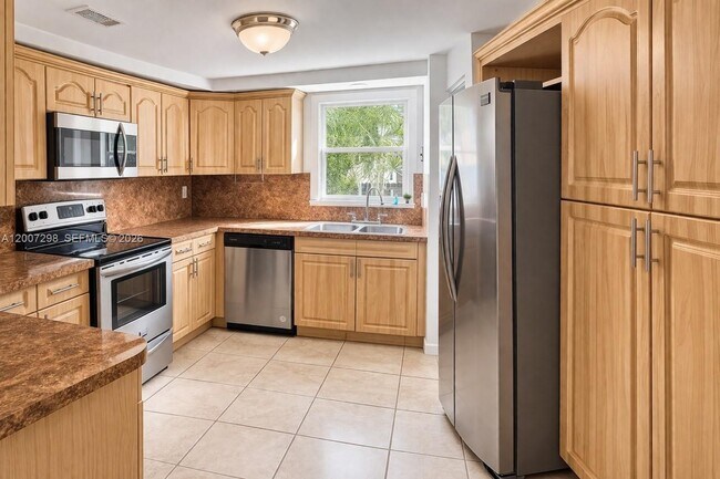 Foto del edificio - 6713 SW 112th Ct