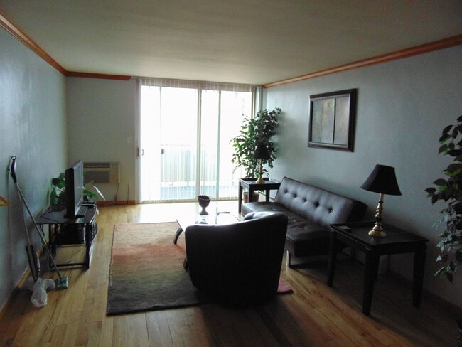 Building Photo - 4600 E Asbury Cir