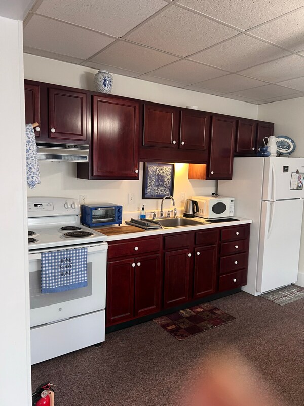 Foto del edificio - 48 W Main St