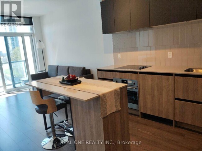Photo du bâtiment - 7950-7950 Bathurst St