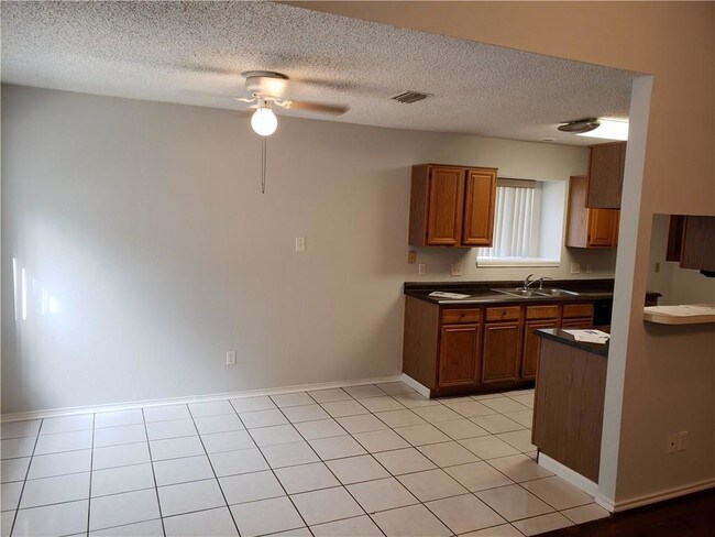 Foto del edificio - 925 Larue Dr