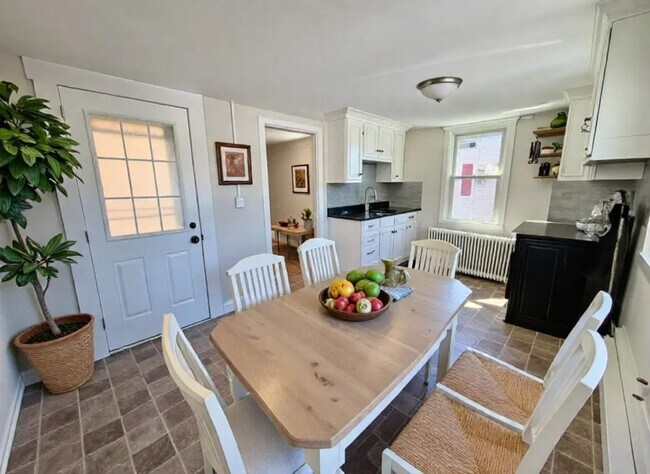 Foto del edificio - 3 Bedroom 1.5 Bathroom Available in Manheim!