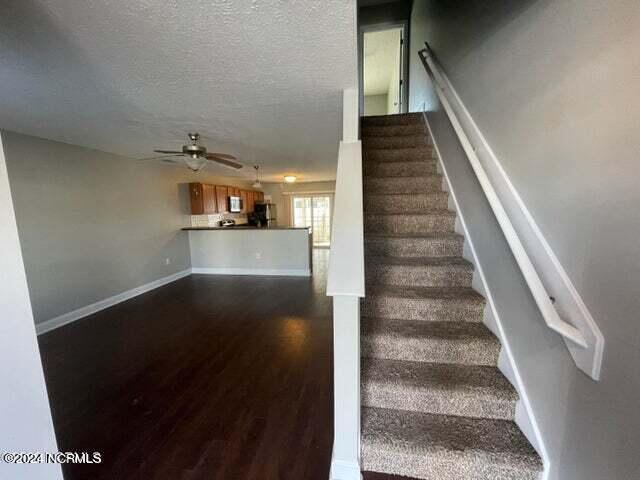 Foto del edificio - 515 Cider Hill Rd