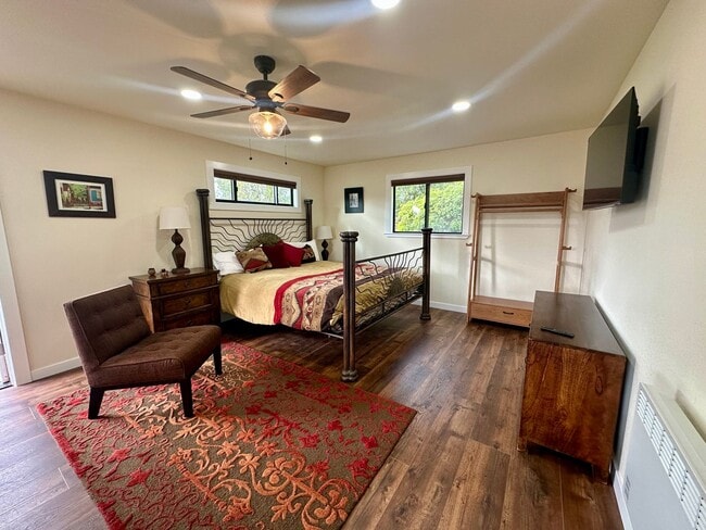 Foto del edificio - Furnished Studio Cottage on Peaceful Ranch Property – All Utilities Included