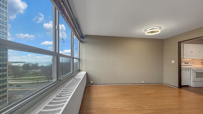 Building Photo - 3550 N Lake Shore Dr
