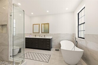 Building Photo - 14978 Summit Pl Cir