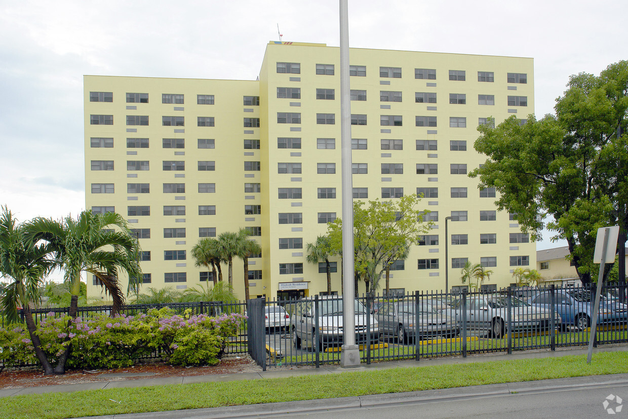 Foto del edificio - Hialeah Residence