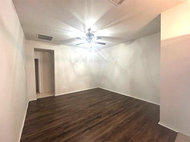 Foto del edificio - 6904 Cotton Seed Dr