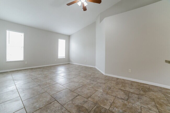Foto del edificio - 1336 25th Ave SW