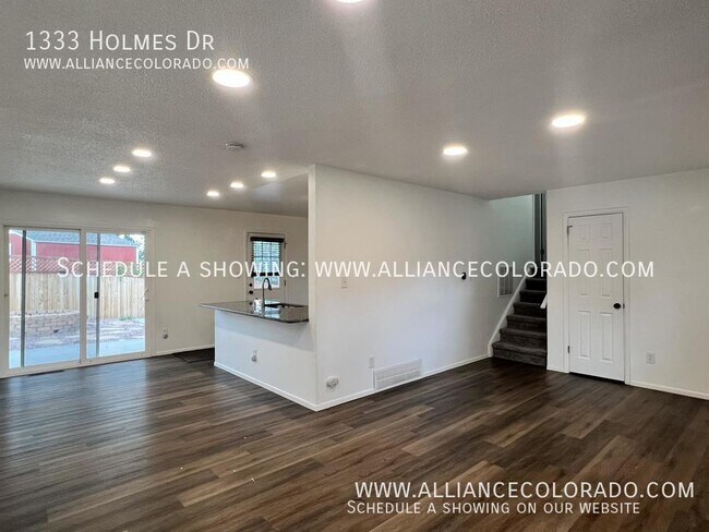 Photo - 1333 Holmes Dr House