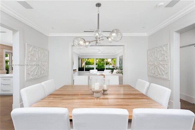 Foto del edificio - 2575 Pine Tree Dr