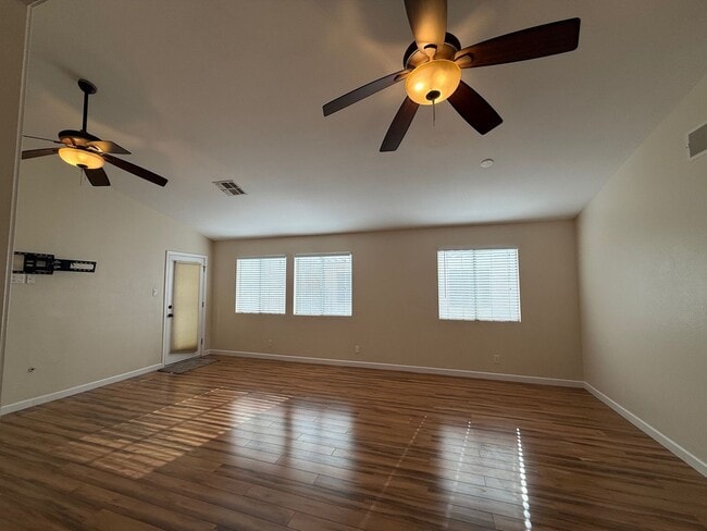 Foto del edificio - Rancho Alta Mira Single Story Home with 2 Car Garage