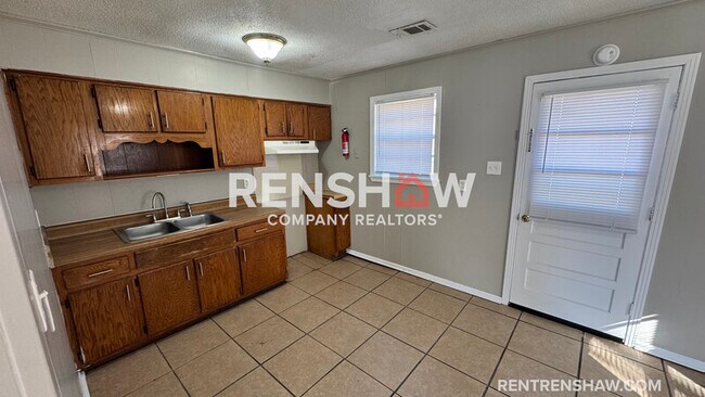 Foto del edificio - 321 Navy Dr