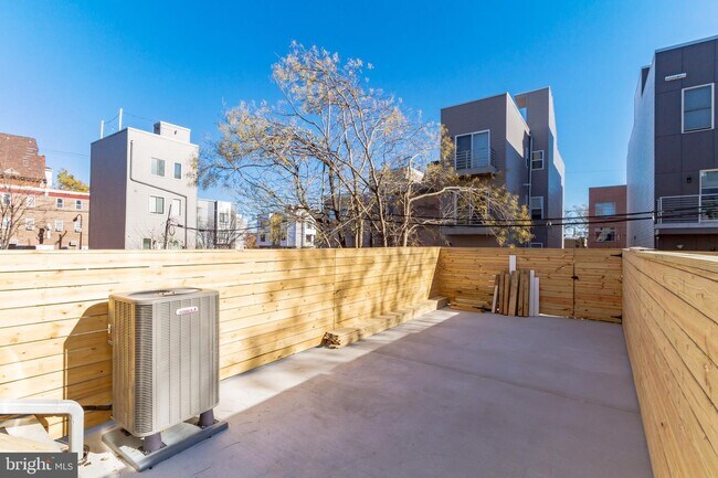 Foto del edificio - 1641 N 7th St