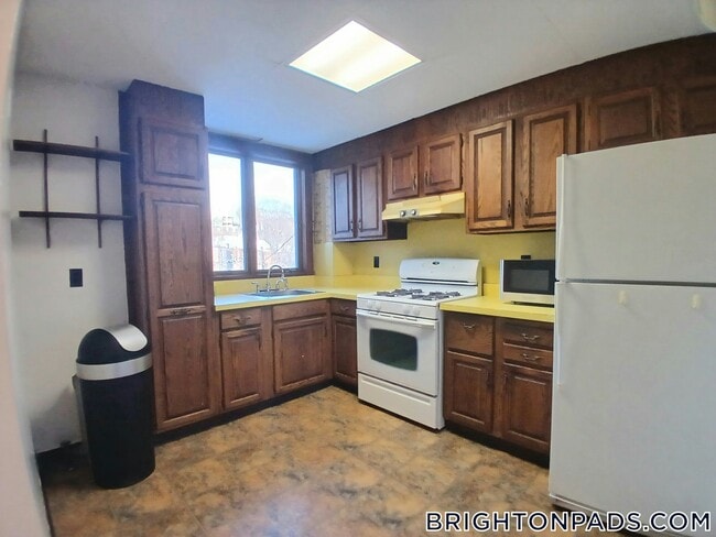 Building Photo - 7 Wallingford Rd