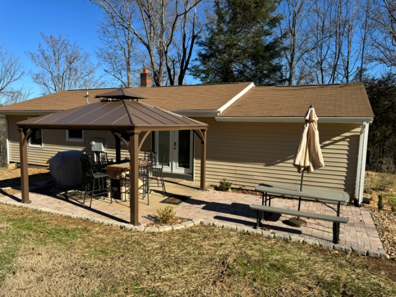 Foto principal - 521 Pond Rd